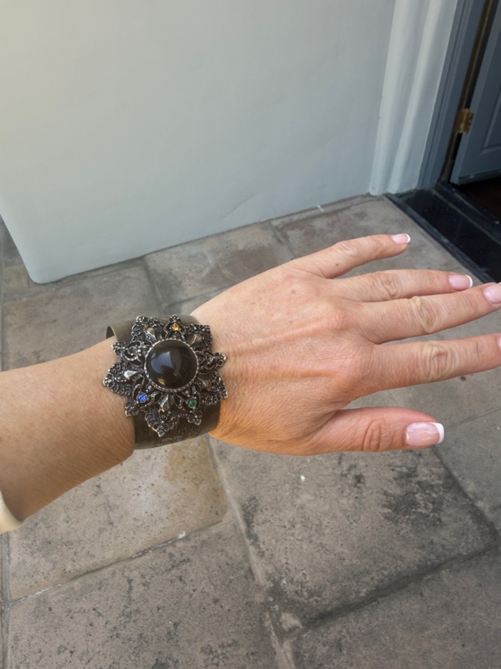 Vintage Mid 1980s Statement Silver Cuff Bracelet with Ornate Filigree & Cabochon - Picture 5 of 6
